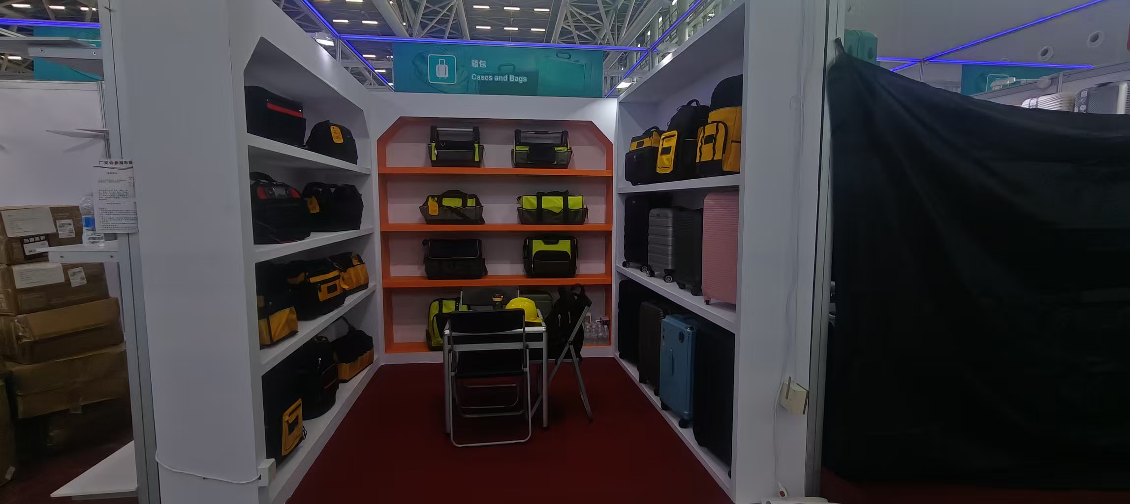 Compania noastră prezintă cu succes capacități profesionale de fabricare a pungilor de scule la Târgul din Canton din toamna 2025